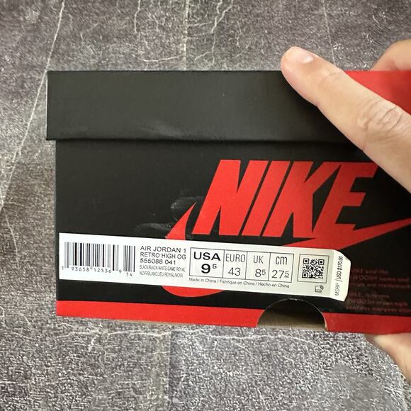 DS Men\'s Nike Air Jordan 1 Retro High Royal Blue Black Toe Sz 9.5 (555088-041) main image 4